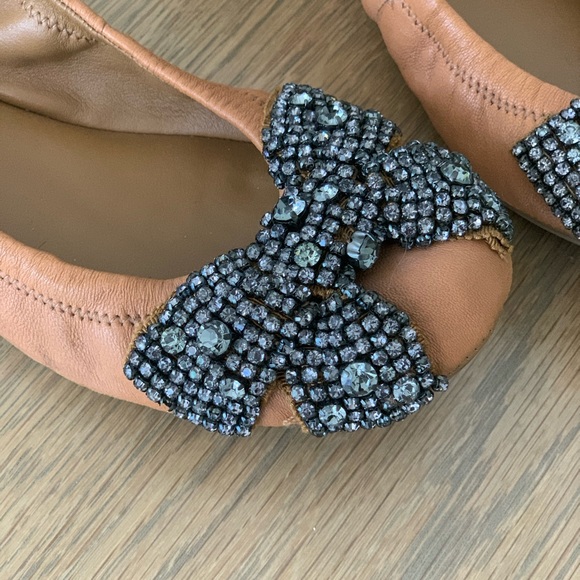 Tory Burch Eddie Rhinestone Jewel Bow Leather Slip On Ballet Flats Tan Size 5.5 - Picture 6 of 15